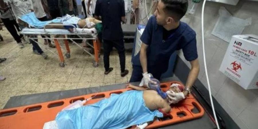 إصابة عشرات الفلسطينيين جراء استهداف طيران الاحتلال الإسرائيلي وسط قطاع غزة