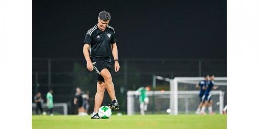 سـوزا «يكثـف» تدريبـاته للاعبـي «الأزرق»