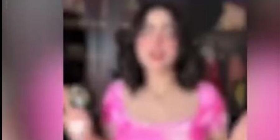 المشاهدات والأرباح قادتها إلى قبضة الأمن، سقوط بلوجر شهيرة بالتجمع الأول