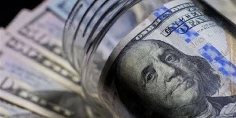 ارتفاع كبير في سعر صرف الدولار، تخطى الـ 52 جنيها بالبنوك