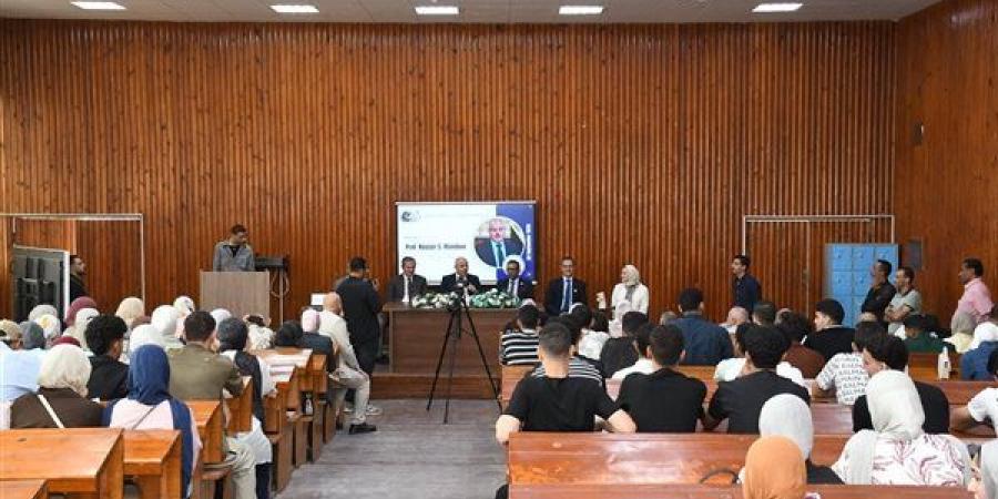 كلية العلاج الطبيعي بجامعة قناة السويس تعقد لقاء تعريفيا للطلاب