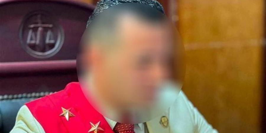 لماذا ظهر مع القاضي المزيف داخل المحكمة؟ المتهم الثاني يكشف مفاجأة أمام جنح عين شمس
