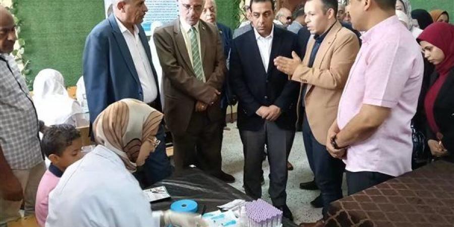 نائب محافظ قنا يشهد انطلاق المبادرة الرئاسية للكشف المبكر عن أمراض سوء التغذية بالمدارس (صور)