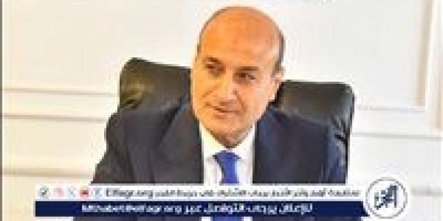 محافظ أسيوط يتابع تطوير الإنارة بمنقباد وتسليم 1226 فيزا تكافل وكرامة وحملات إشغالات بأبنوب