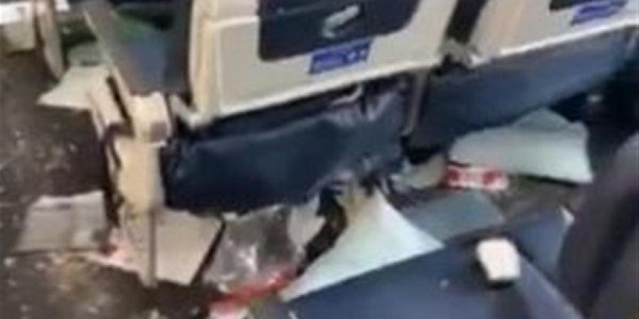 مشاهد لإصابات خطيرة لقائد طائرة فلاي دبي ومساعده بعد محاولة إسقاطها وعلى متنها 150 إسرائيليًا