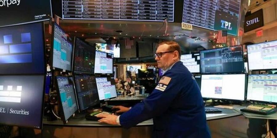 الأسهم الأمريكية تقفز مع تراجع عوائد السندات وضعف بيانات الوظائف