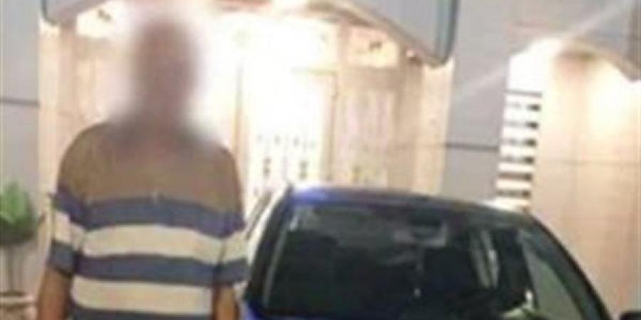فيديو يكشف الواقعة، ضبط ميكانيكي ارتكب أفعالا خادشة للحياء داخل سيارة بمدينة نصر