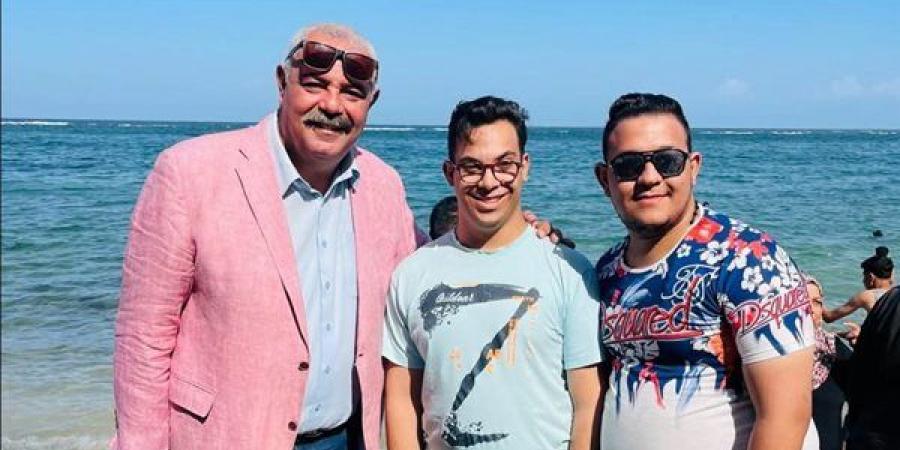 شاطئ المندرة يستقبل 100 مشارك من ذوي الهمم ضمن برنامج "اعرف بلدك"