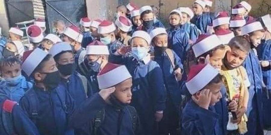 لترسيخ الانتماء الوطني، الأزهر يعتمد صيغة موحدة لتحية العلم بجميع المعاهد