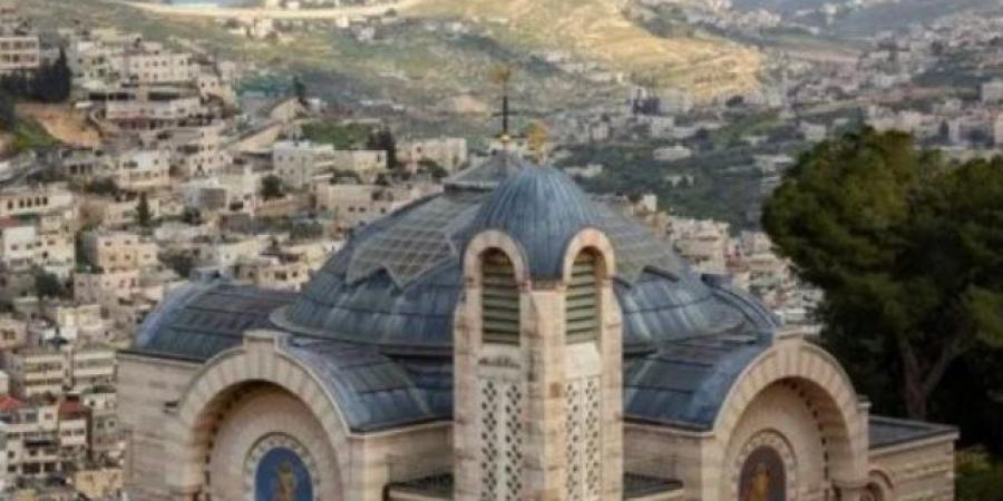 القدس: الاحتلال يقتحم بلدتى أبو ديس وعناتا