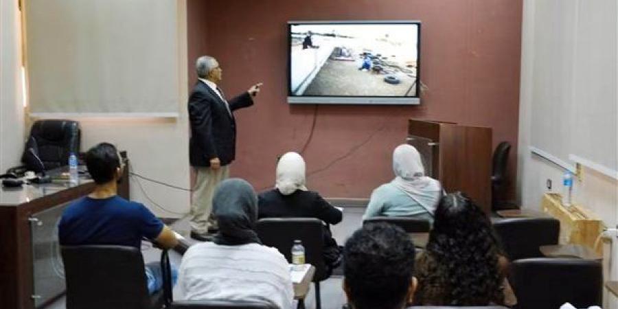 بيطري القاهرة تختتم برنامجا تدريبيا متخصصا في سلوك وتدريب الكلاب (صور)