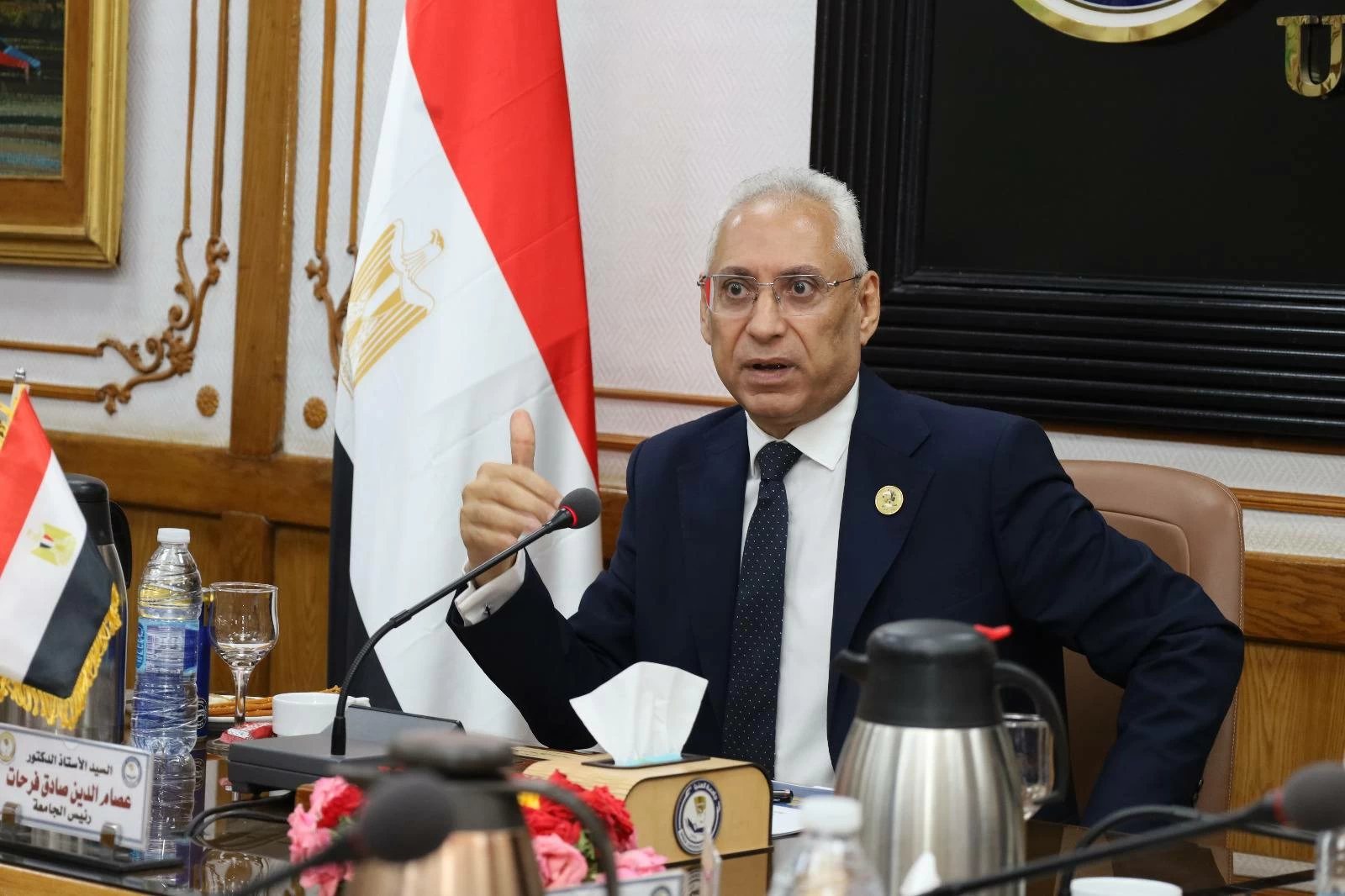رئيس جامعة المنيا ينفي حصوله على سيارة هدية ومبالغ مالية