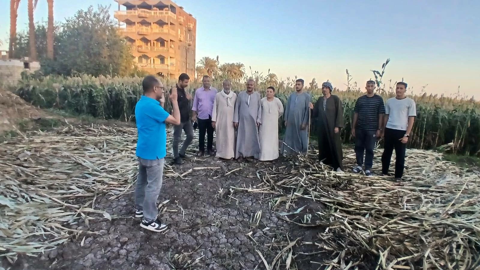 حملات مكثفة لمواجهة السحابة السوداء وحرق المخلفات الزراعية فى أسيوط