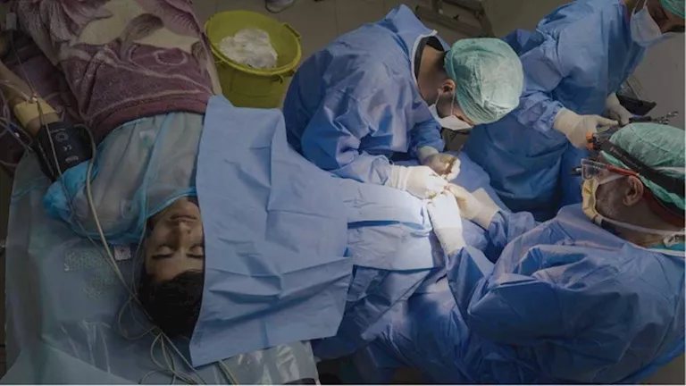 فيلم "American Doctor" يحصد جائزة سينما من أجل الإنسانية في مهرجان الجونة السينمائي