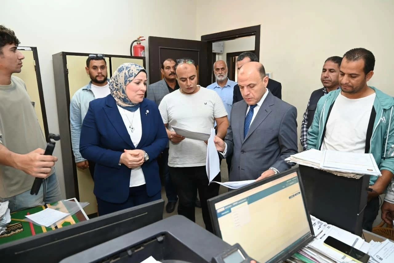 لمتابعة ملفات التصالح.. مرور مفاجئ لمحافظ الغربية للمركز التكنولوجي في مدينة بسيون