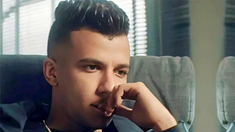 نقيب الموسيقيين يقرر إيقاف عصام صاصا بسبب فيديو "السيجارة"