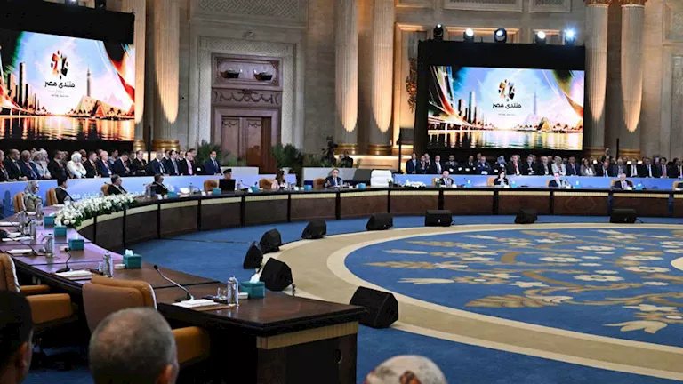 منتدى مصر 2026 يستعرض جهود توطين صناعة وسائل المواصلات وعربات القطارات