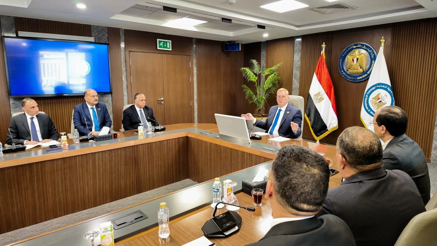وزير البترول يضع خطة جديدة لتمكين الكفاءات واختيار القيادات بالقطاع (تفاصيل)