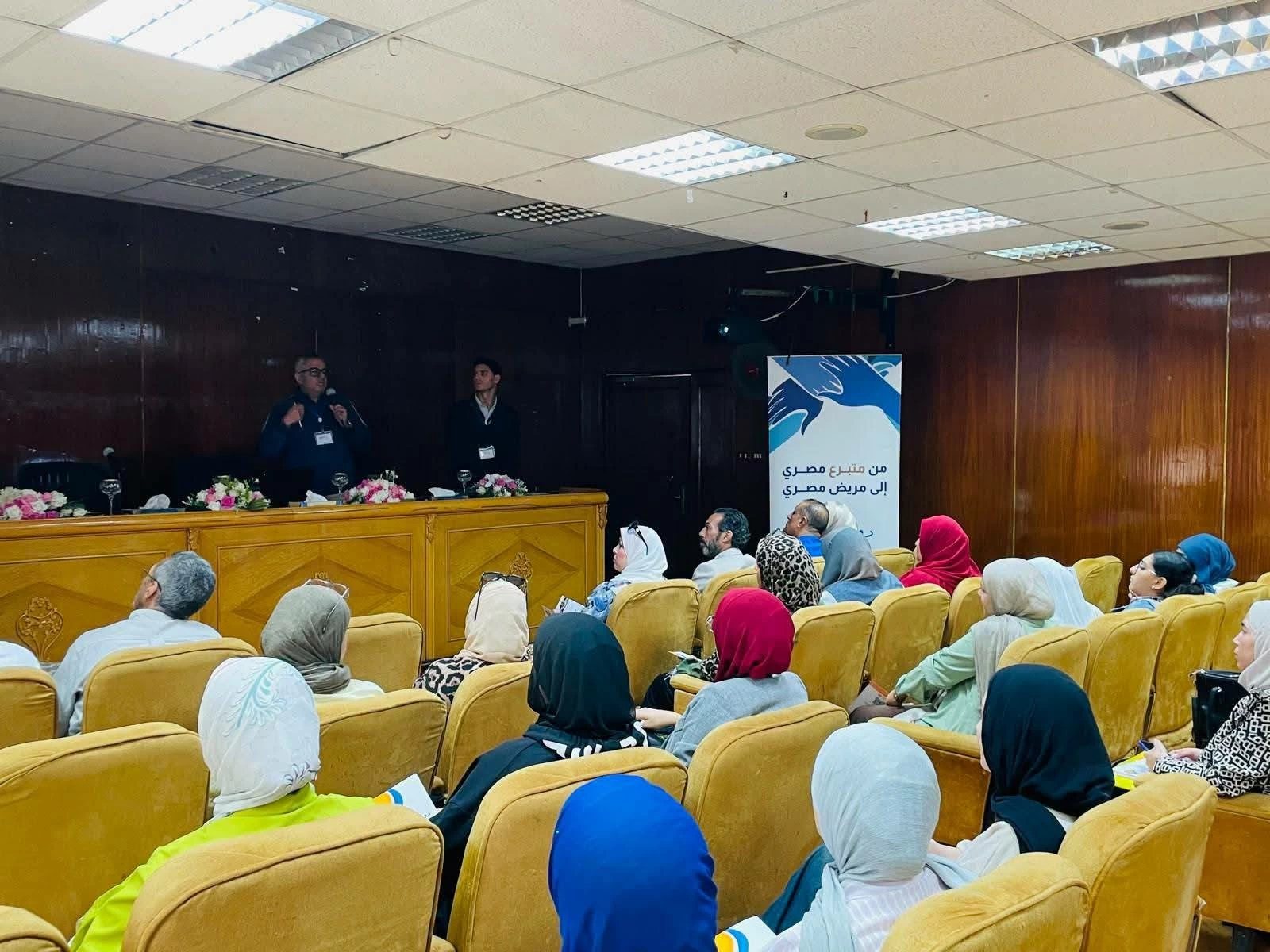 نحو الاكتفاء الذاتي من الأدوية.. تجارة بنها تناقش أهداف المشروع القومي للبلازما