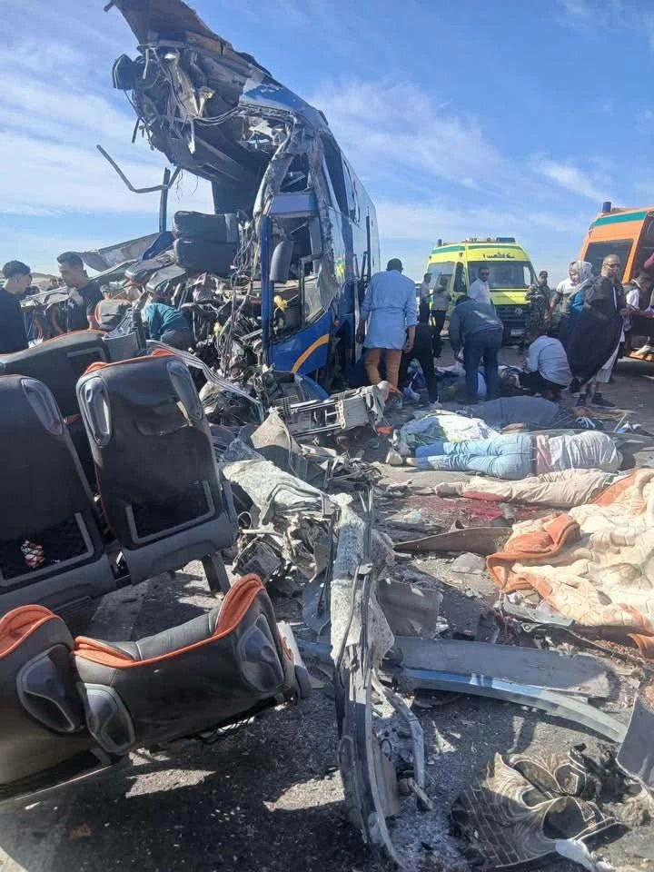 مصرع 13 شخصًا.. ننشر أسماء ضحايا حادث طريق أسيوط الغربي