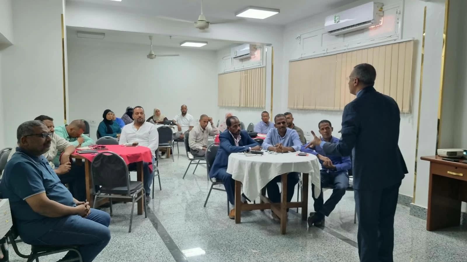 تنفيذ برنامج تدريبى لتطوير الكوادر المالية والإدارية في أسوان