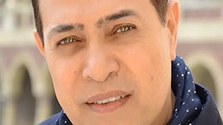 حكيم ينعى شقيقه بكلمات مؤثرة ويكشف موعد ومكان العزاء