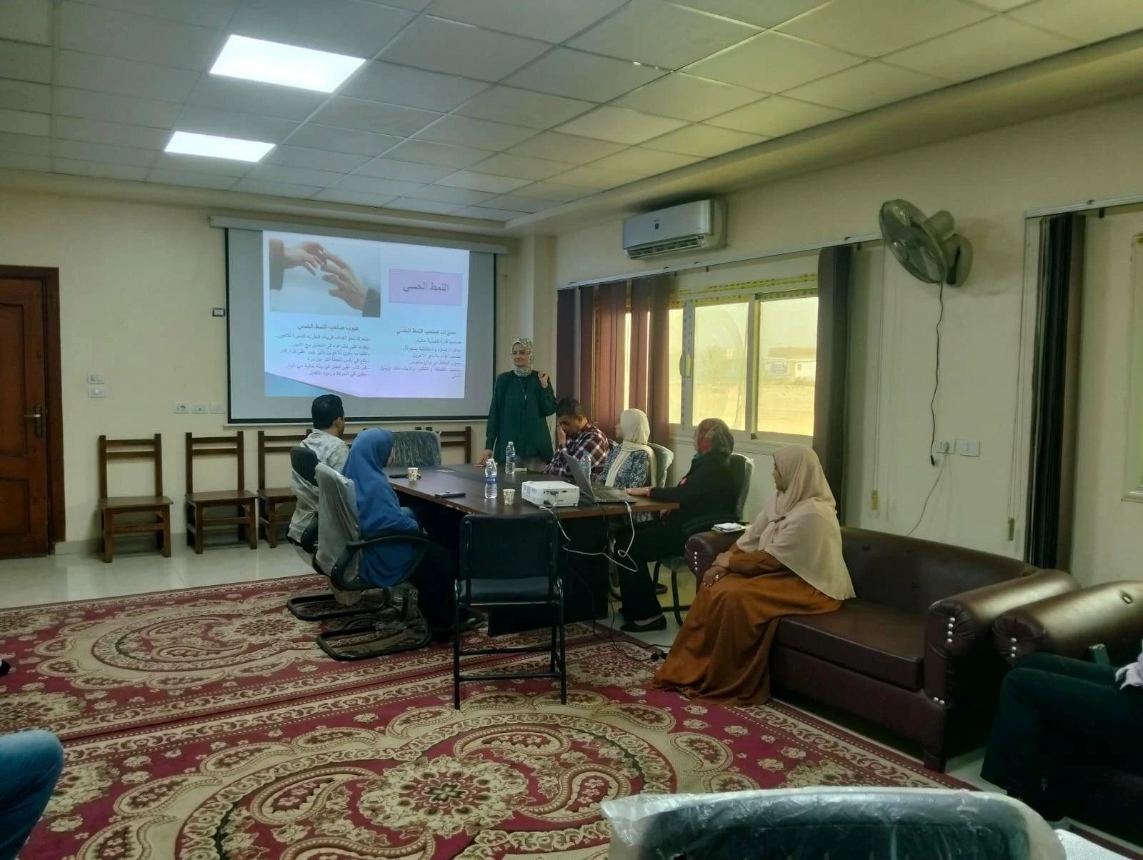 تطوير ضوابط أخلاقيات البحث العلمي وتدرب الجهاز الإداري على مهارات التواصل في جامعة بني سويف