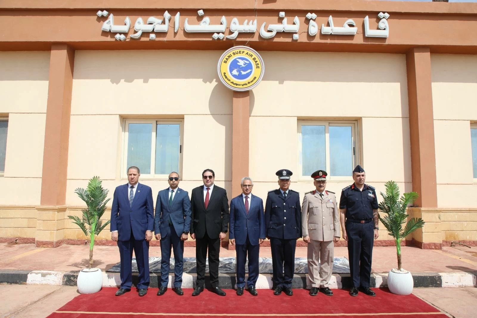 في ذكرى انتصارات أكتوبر.. محافظ بني سويف يكرّم أبطال العبور ويزور قاعدة بني سويف الجوية
