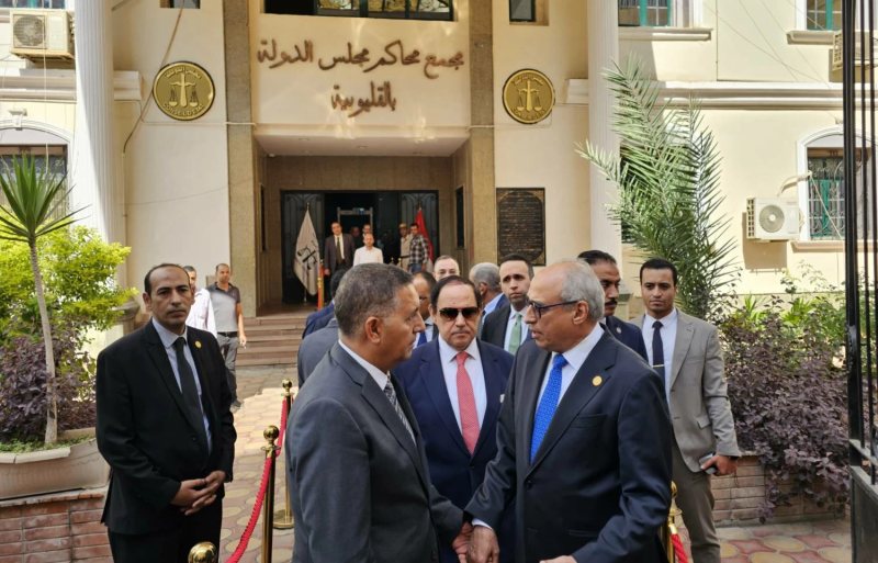 خلال جولته بمحكمة بنها.. رئيس مجلس الدولة: حريصون على سرعة الفصل في الدعاوى وحفظ حقوق المتقاضين