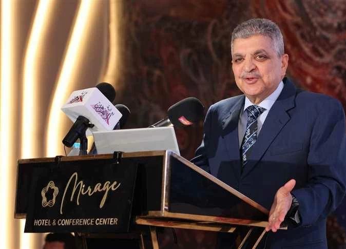 مباحثات بين «قناة السويس» و«ميرسك» لاستئناف كامل الخدمات الملاحية