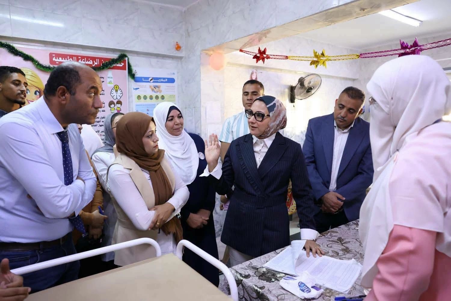 محافظ الوادي الجديد تتفقد أعمال الحملة القومية للتطعيم ضد مرض الحصبة والحصبة الألمانية