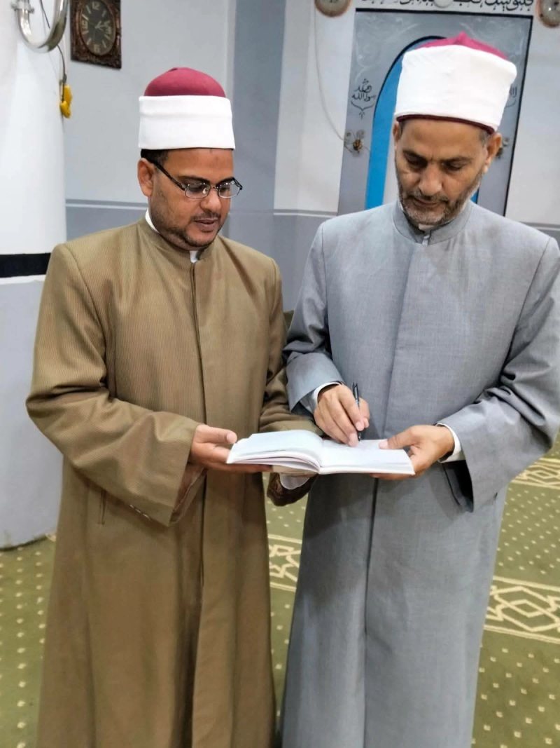 مدير أوقاف المنيا يتفقد عددا من المساجد للاطمئنان جاهزيتها