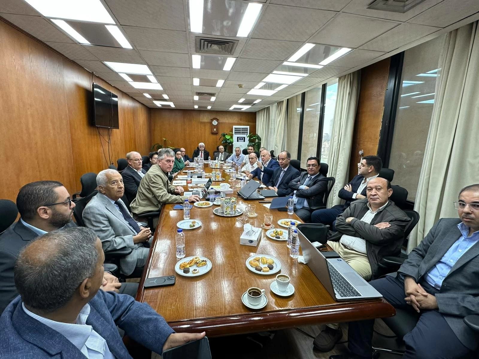 «الهندسية» تبحث مع وفد برازيلي توطين صناعة الاسطمبات وإنشاء مدرسة فنية في مصر