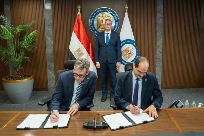 مصر تستعد لحفر بئرين جديدين للكشف عن الغاز الطبيعي والزيت الخام في البحر المتوسط