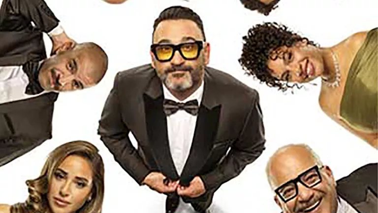 أمير طعيمة يروج لمسرحية "السادة الأعضاء" بطولة أكرم حسني