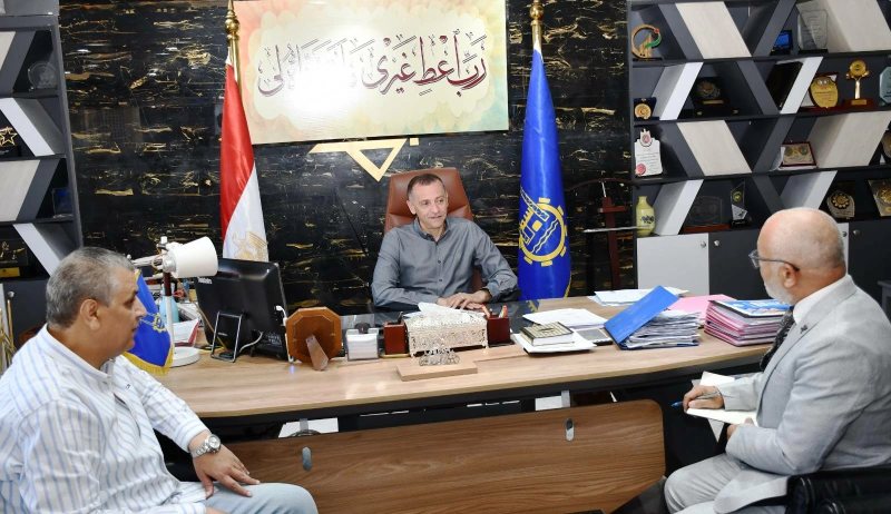 محافظ أسوان يوجه بإعداد خطة متكاملة لتحسين مستوى الخدمات المقدمة للمواطنين