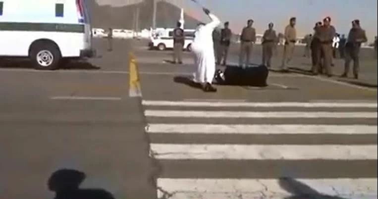 ارتكبا «الفاحشة» بأحد مساجد مكة المكرمة.. تطور جديد في واقعة إعدام شخصين في السعودية (تفاصيل)