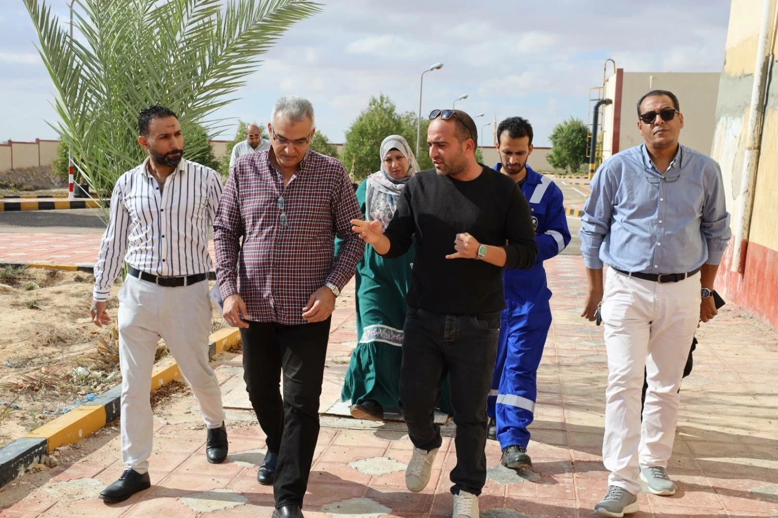رئيس مياه مطروح يتفقد محطة الرميلة 3 لمتابعة إنتاج المياه