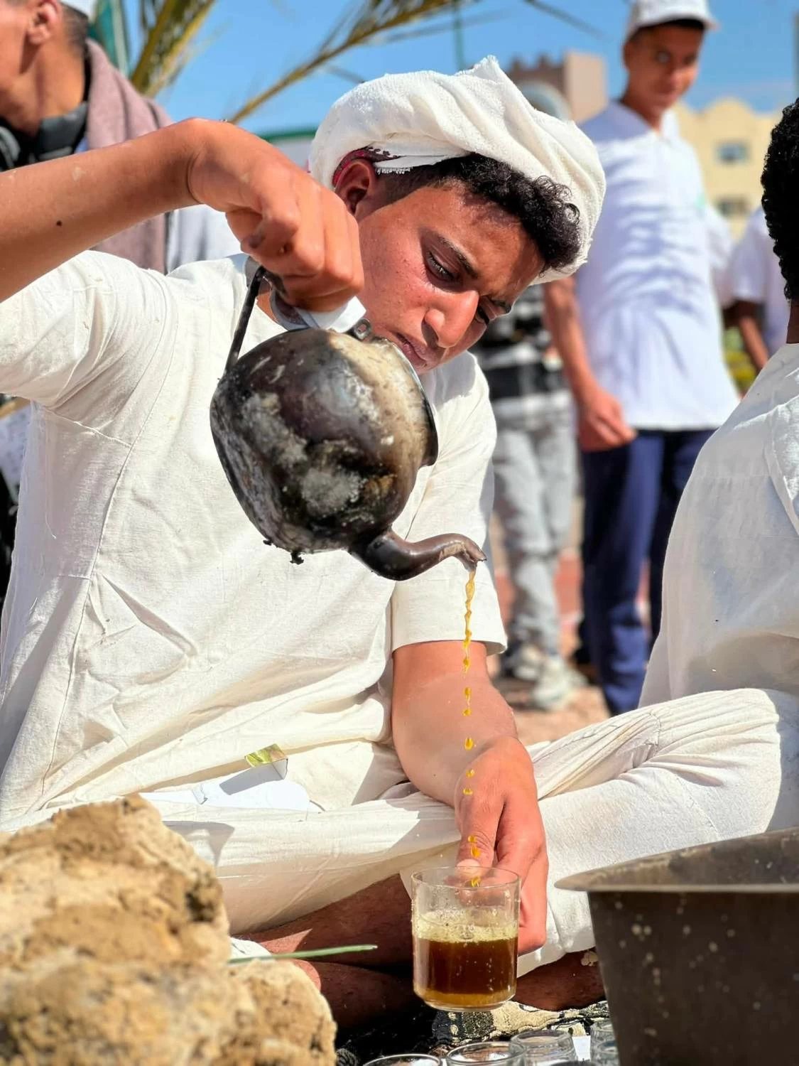 في مهرجان التمور بسيوة.. «شاي الزردة» يروي حكايات الواحة على نار الحطب