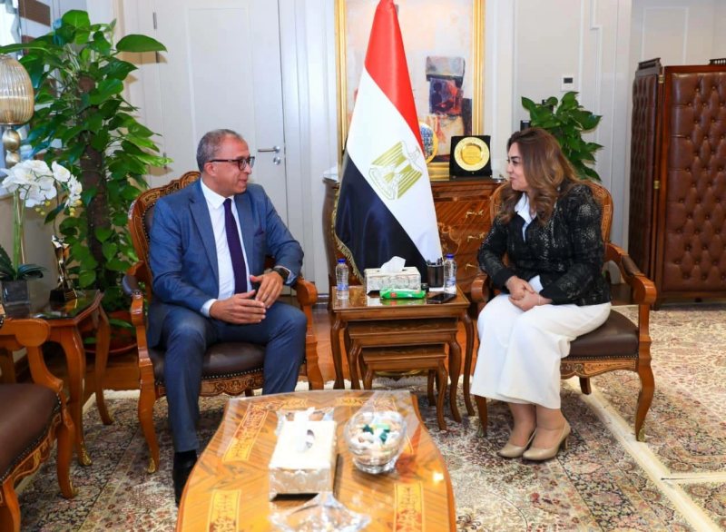 «التنمية المحلية» و«التخطيط القومي» يوقعان بروتوكول تعاون لتأهيل كوادر المحافظات