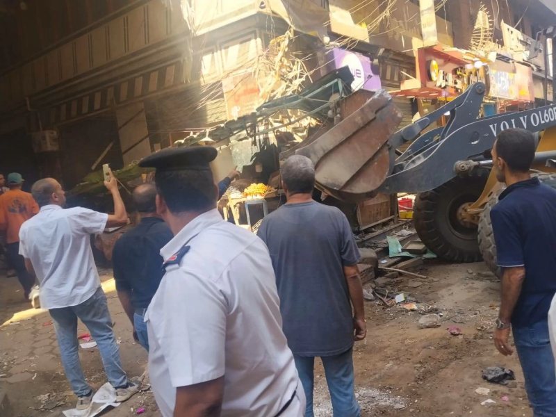 رفع 180 طن مخلفات.. نائب محافظ القليوبية تقود حملة لإزالة الإشغالات بمدينة الخصوص
