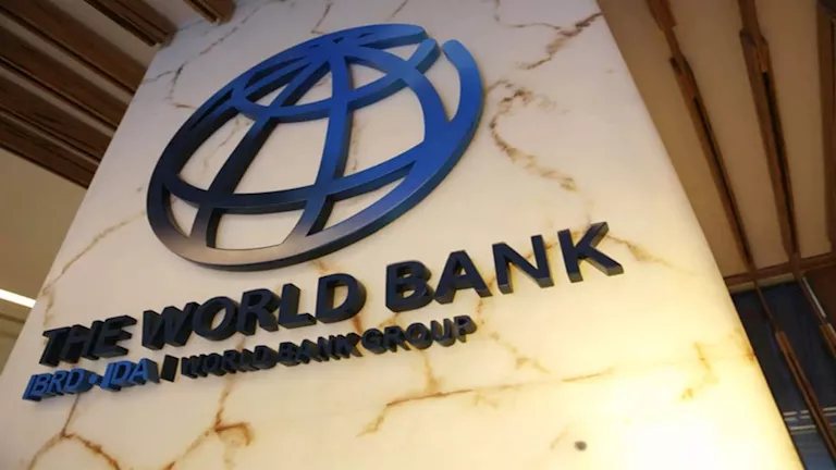 البنك الدولي يتوقع ارتفاع أسعار الطاقة 32% والسلع الغذائية 18%