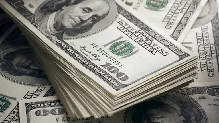 سعر الدولار يواصل ارتفاعه في البنوك مع نهاية تعاملات الأربعاء