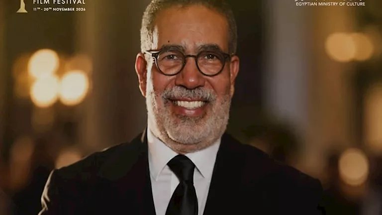 مهرجان القاهرة السينمائي الدولي يمنح جائزة الهرم الذهبي للكاتب مدحت للعدل