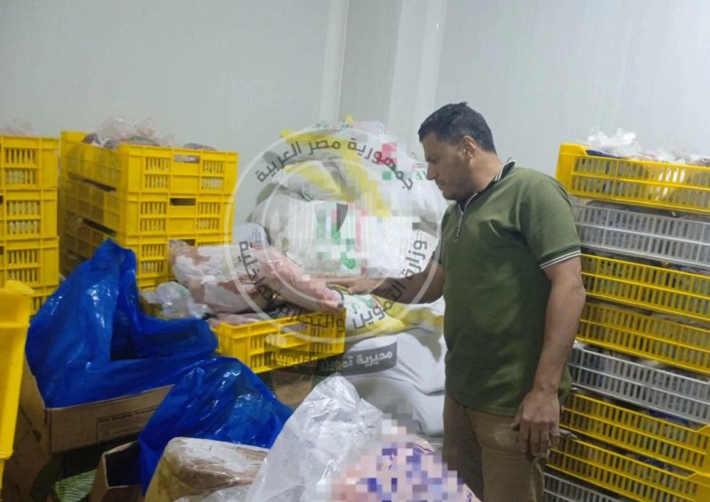 ضبط 3 أطنان لحوم ودهون مغشوشة ومذبوحة خارج المجازر في حملة تموينية بشبين القناطر