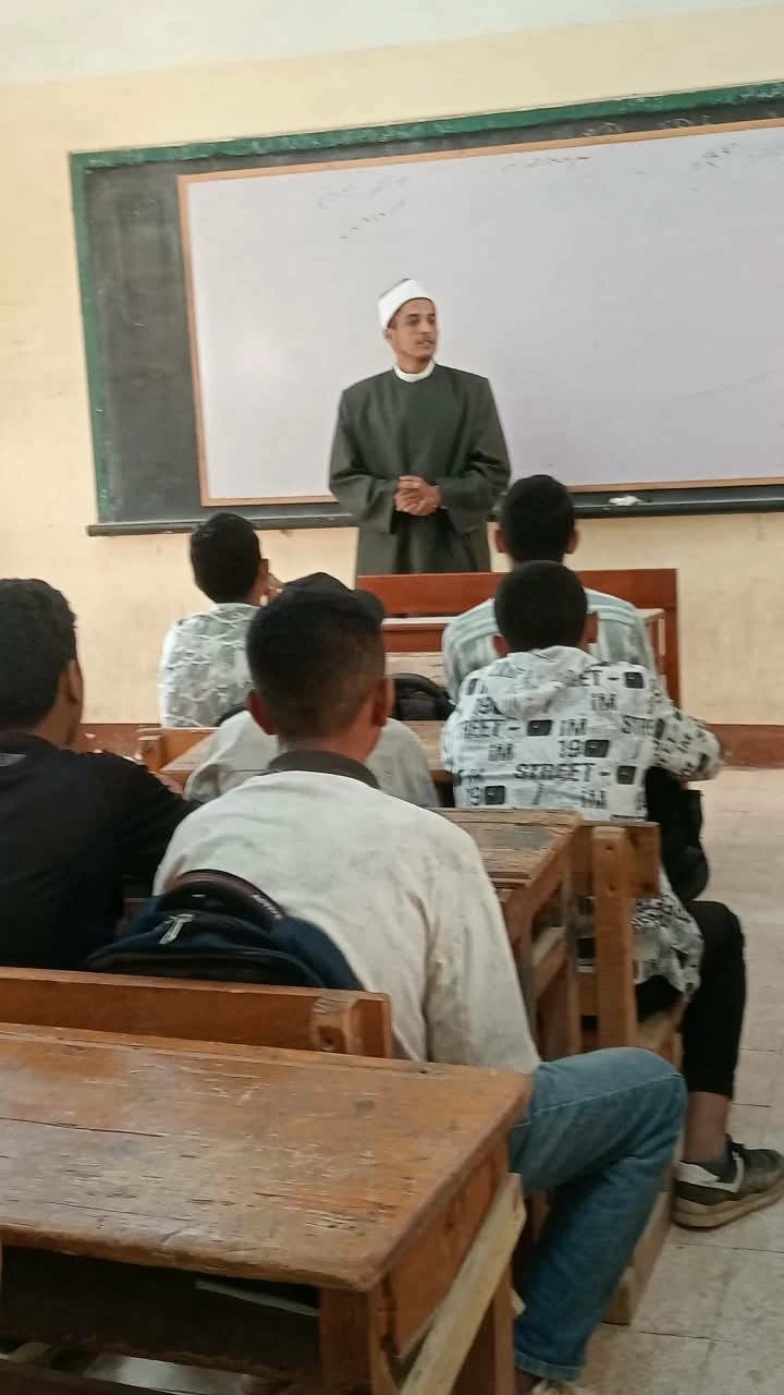 «على درب الأبطال».. قافلة من الأزهر تجوب مساجد ومعاهد بني سويف لترسيخ الولاء والانتماء