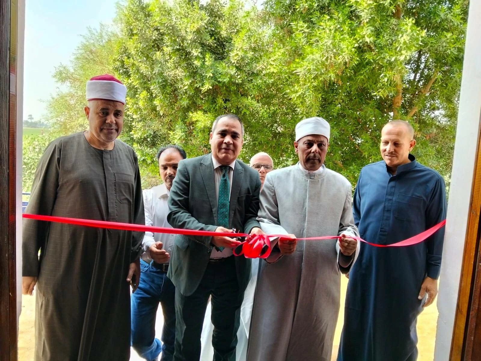 محافظ بني سويف ينيب رؤساء مركزي سمسطا وإهناسيا لافتتاح مسجدين بتكلفة 8 ملايين جنيه