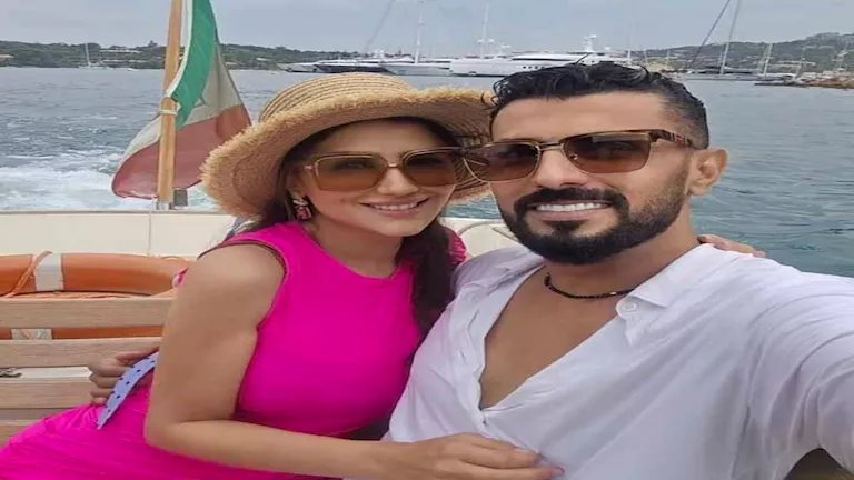 20 صورة رومانسية جمعت مي عمر وزوجها محمد سامي