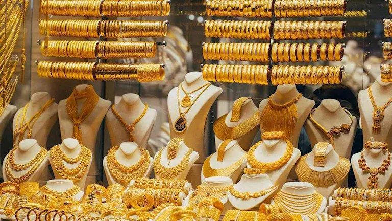 الذهب يتراجع وسط مخاوف التضخم وارتفاع أسعار النفط