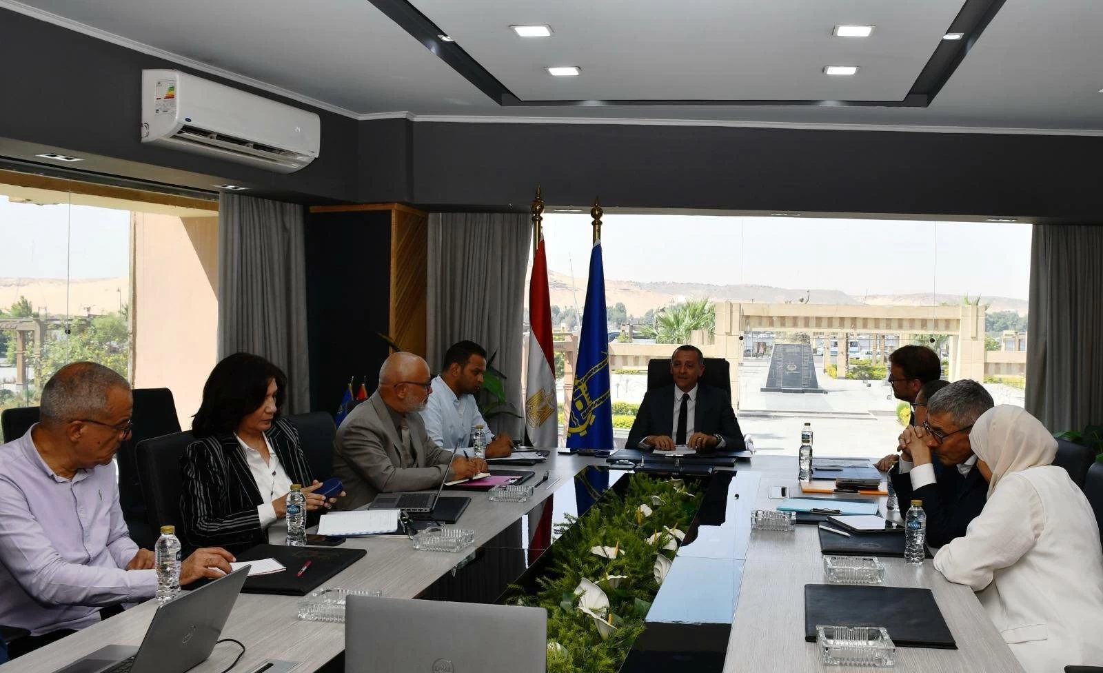 يخدم 50 ألف نسمة.. بحث معدلات إنجاز المرحلة الثانية لمشروع تحسين مياه الشرب بأسوان